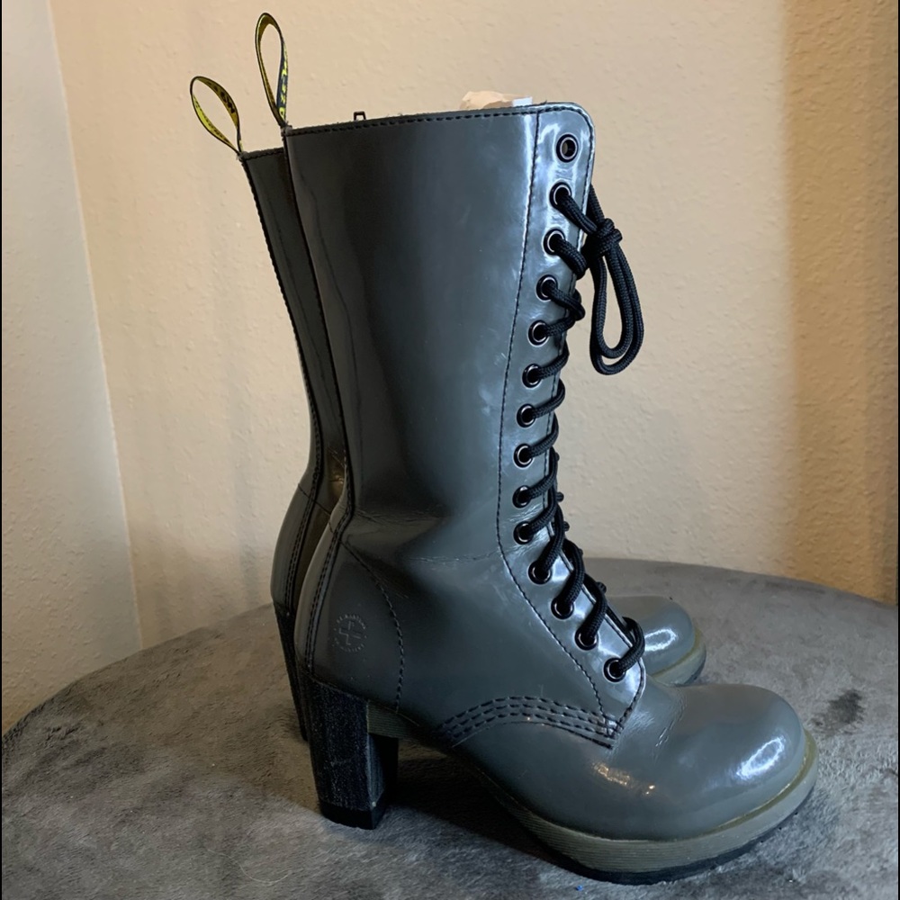 Dr. Martens Dee Diva Collection 14-Eye Gray Size: 6